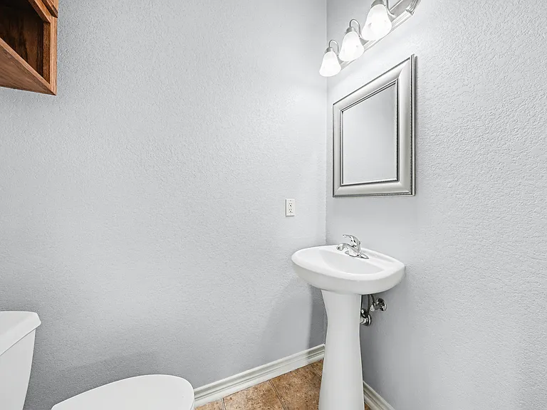1124 N Penelope St — Photo 14