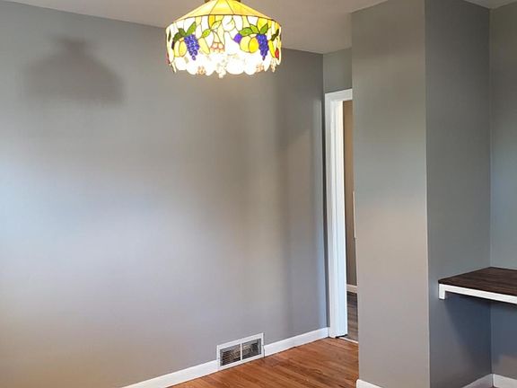 5th image of 803 Meadow Ln