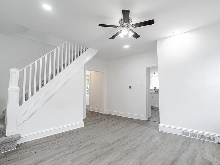 129 S Coles Ave — Photo 15