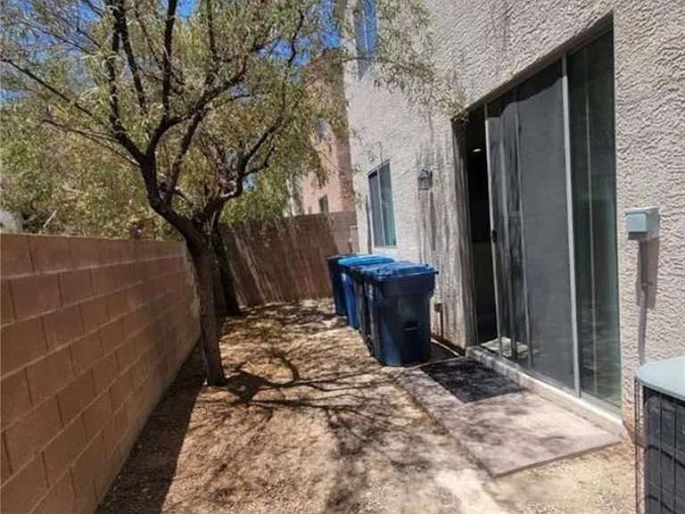 9577 Villa Adastra Ave — Photo 14