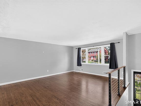 2nd image of 425 Judd St