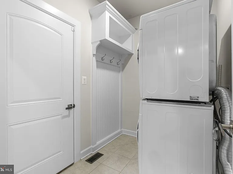 10513 Rossini Ln — Photo 14
