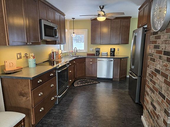 3rd image of 238 Middle Street