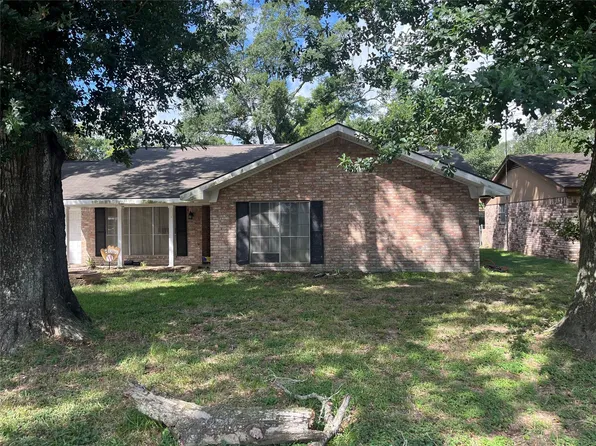1429 Circle Dr, Sealy, TX 77474