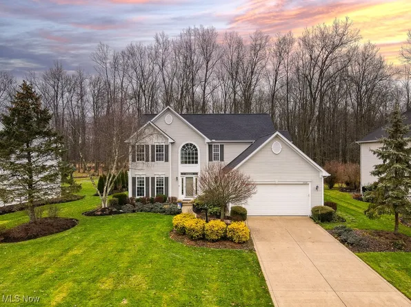 9729 Brook Rd, Olmsted Falls, OH 44138