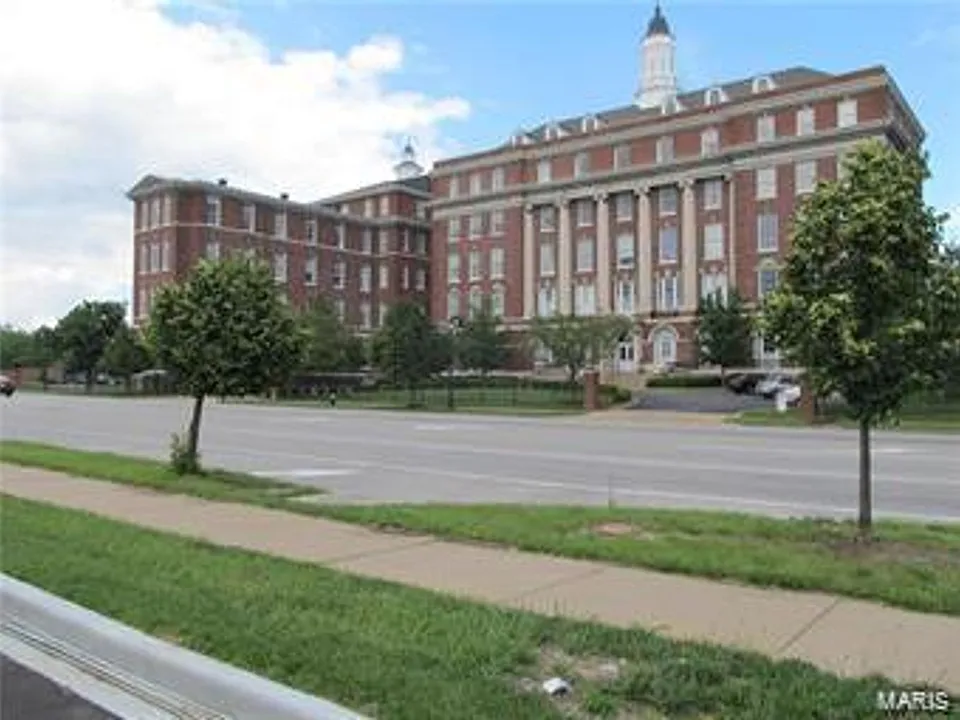 1515 Lafayette Ave #303