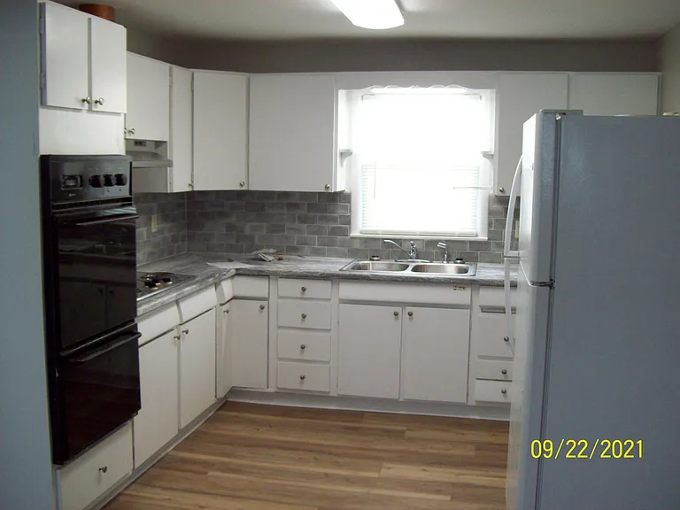 Refrigerator & Dishwasher Included