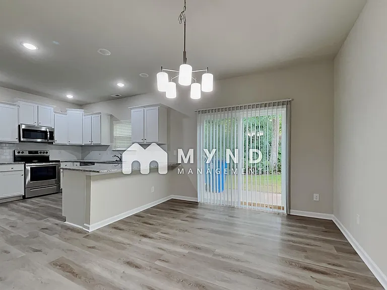5604 Newton Creek Dr — Photo 1