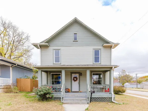 400 Spruce St, Wamego, KS 66547