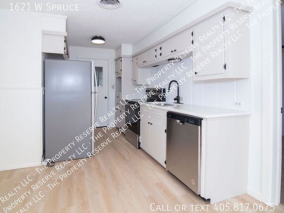 3rd image of 1621 W Spruce Ave
