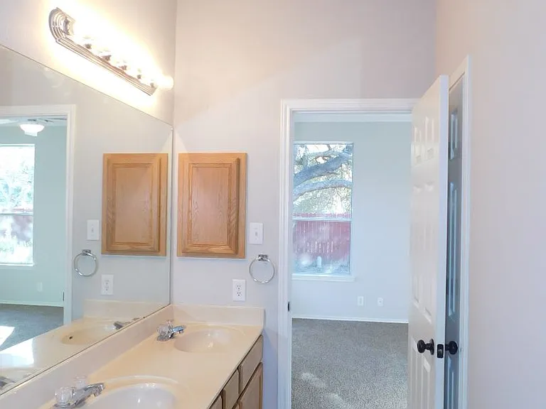 9231 Foxgrove Way — Photo 22