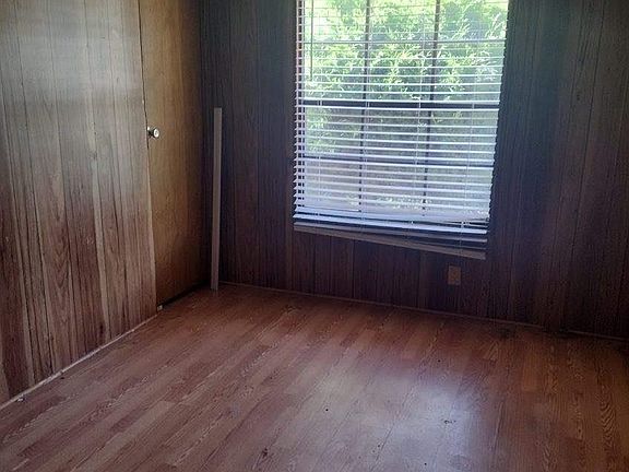 3rd image of 2059 N Roberts Cir