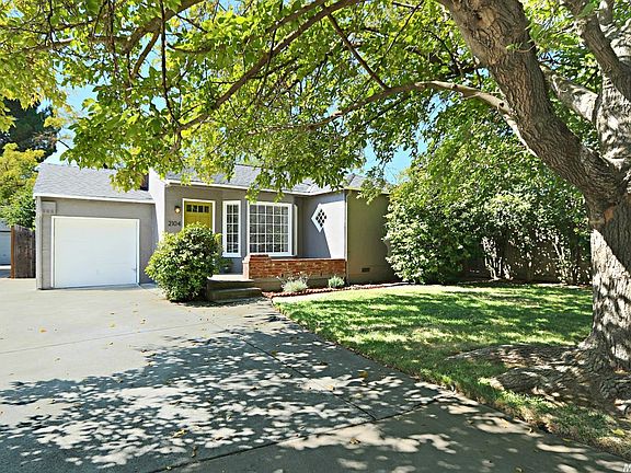 2nd image of 2104 Shielah Way