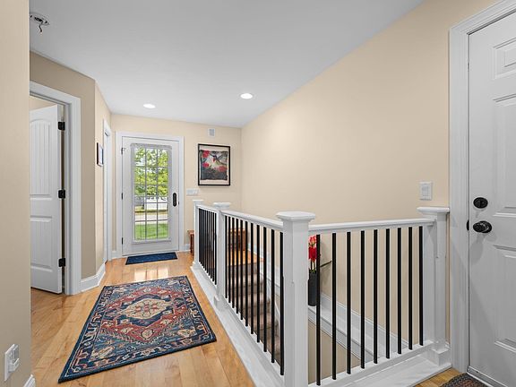 4th image of 5215 Lone Beech Dr