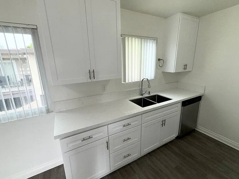 Huntington Cove — Photo 22
