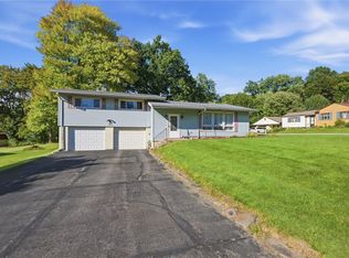 1935 Rettig Dr, Hermitage, PA 16148