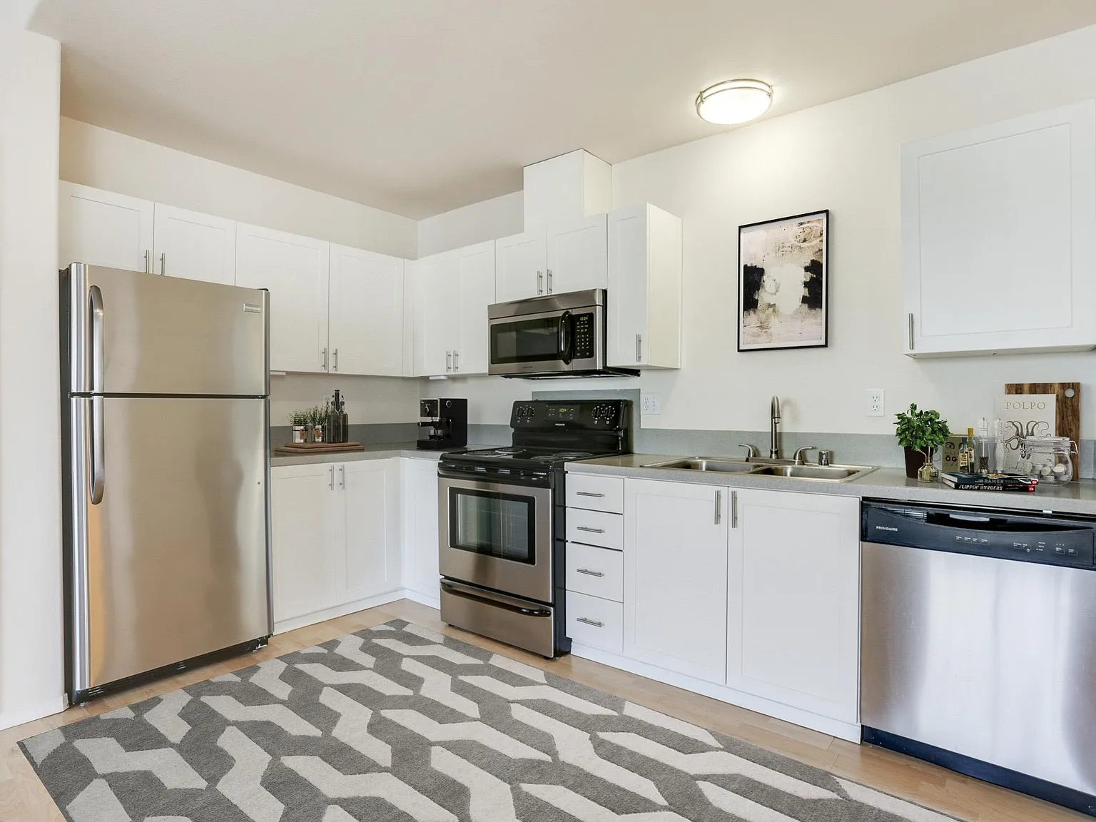 The Addison Apartments — Photo 3