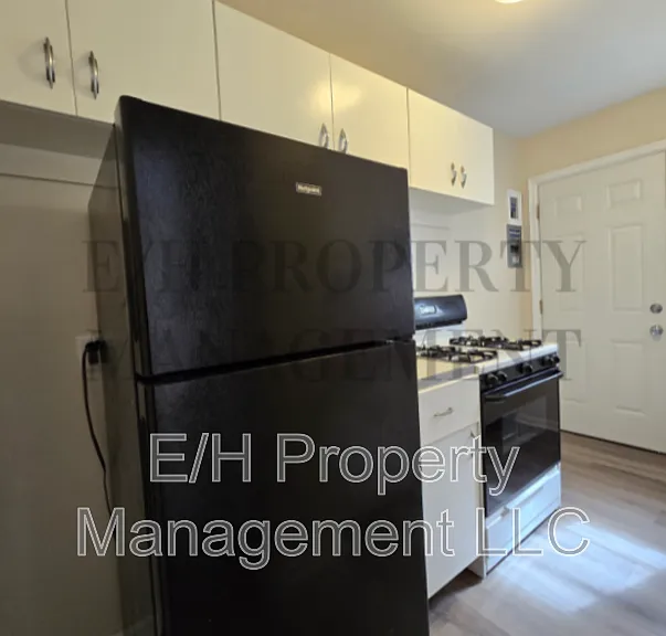 724 S Hunter St — Photo 3