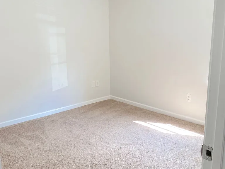 Woodland Trace Apartments — Photo 28