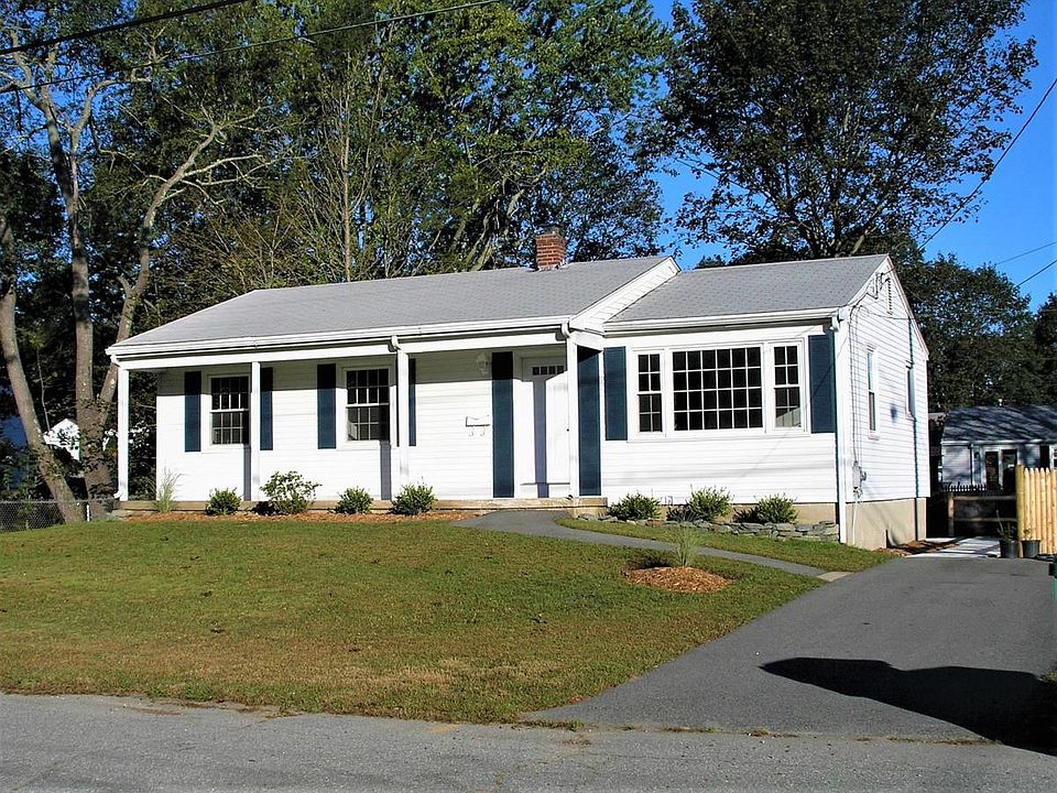 15 Clara Ave., Warwick, RI