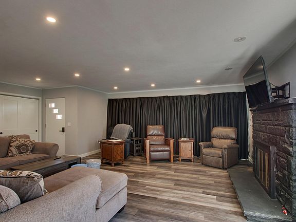 5th image of 2901 Riverside Ter