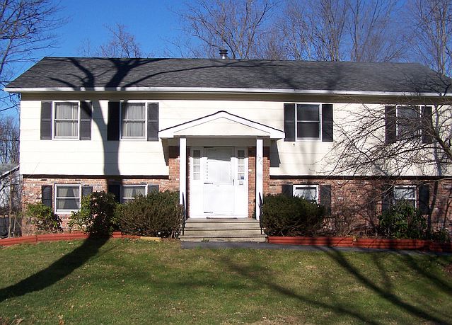 1st image of 170 Underhill Ave