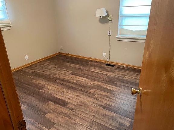 5th image of 4985 Marshall Dr