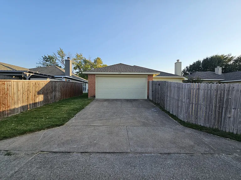 919 Crestwood Dr — Photo 14