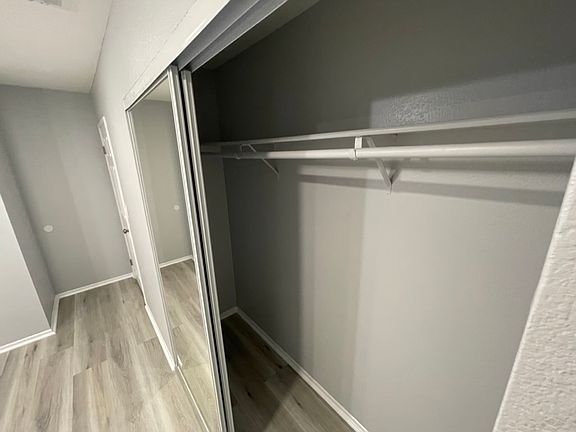 5th image of 469 W 2nd St