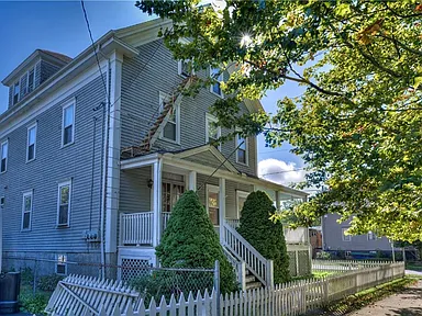 124 Wood St Bristol RI | Zillow