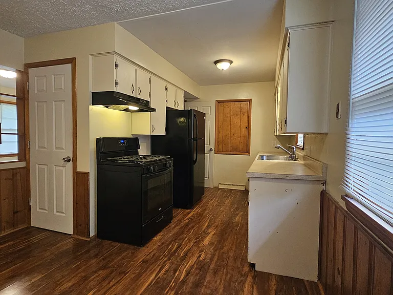 570 Wyandot Ave — Photo 6