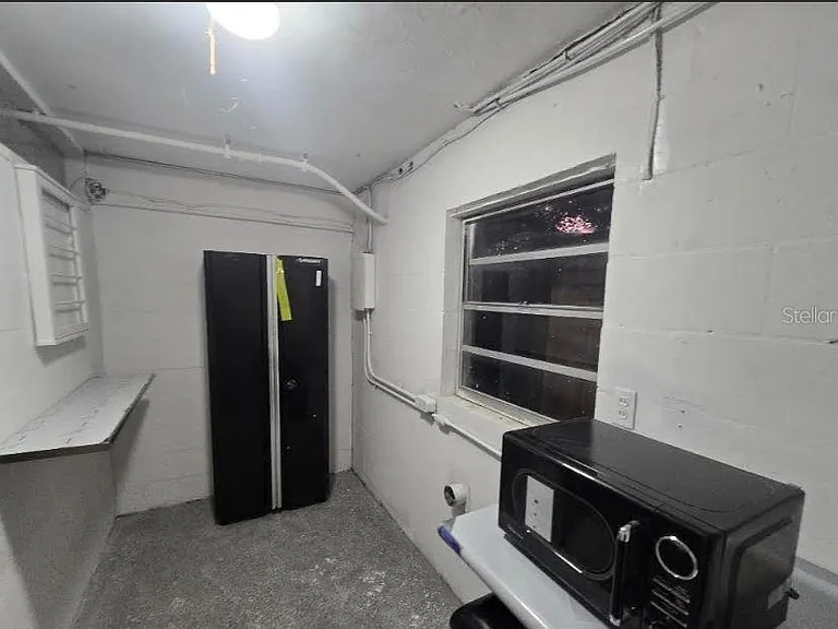1315 E Central Blvd — Photo 11