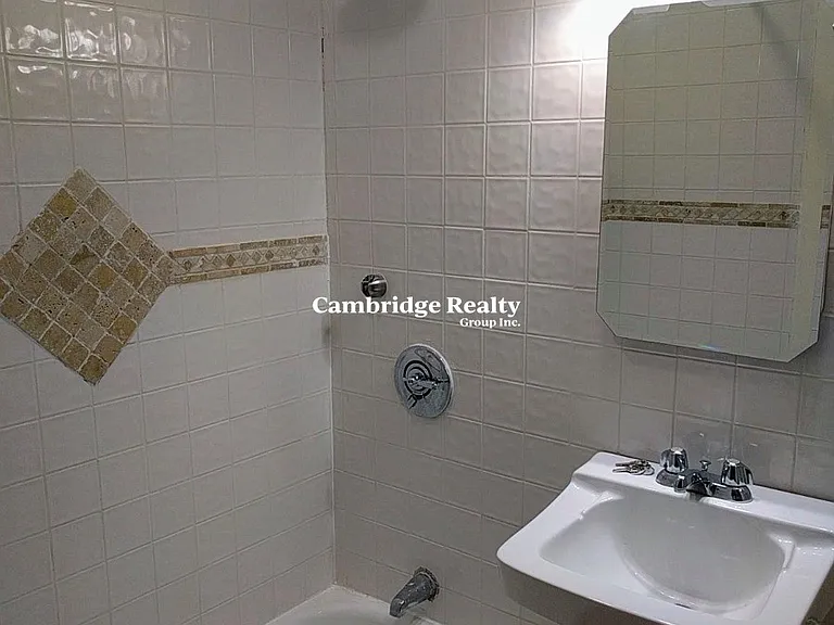 6 Bedford St #1F — Photo 4