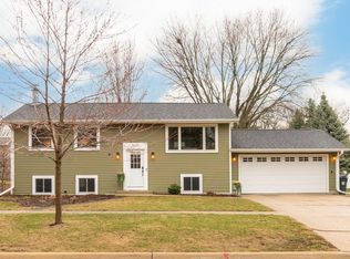 3625 Briarwood Dr, Cedar Falls, IA 50613