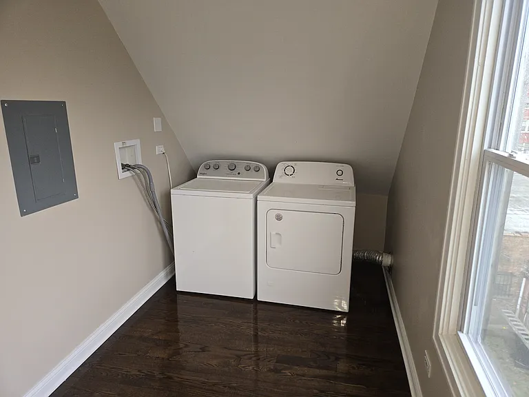 7948 S Escanaba Ave #3 — Photo 8