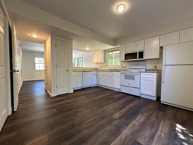 769 E Sherwood Hills Dr — Photo 4