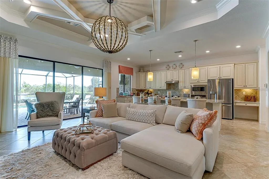 3 bed, 2.0 bath, 2789 sqft, $7,000 — Photo 2