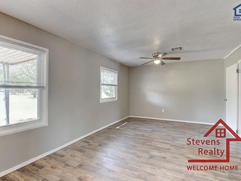 2316 NW 28th St — Photo 15