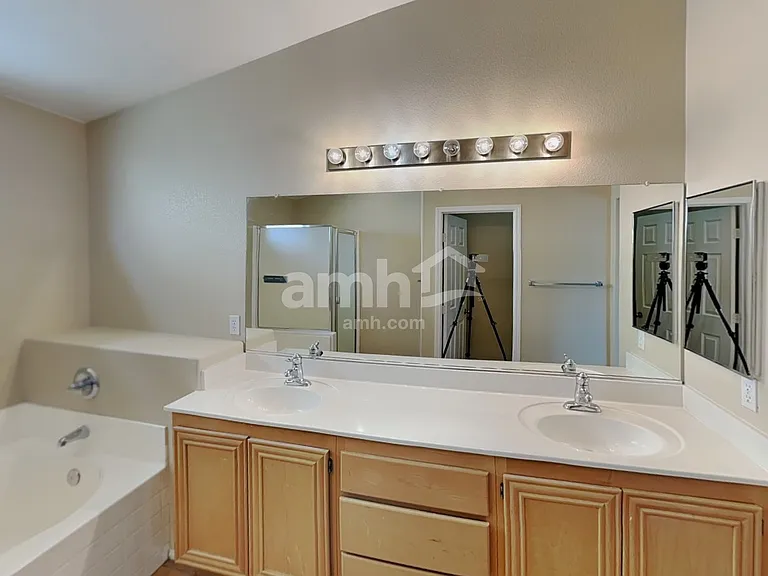 8060 Villa Trovas Ct — Photo 11