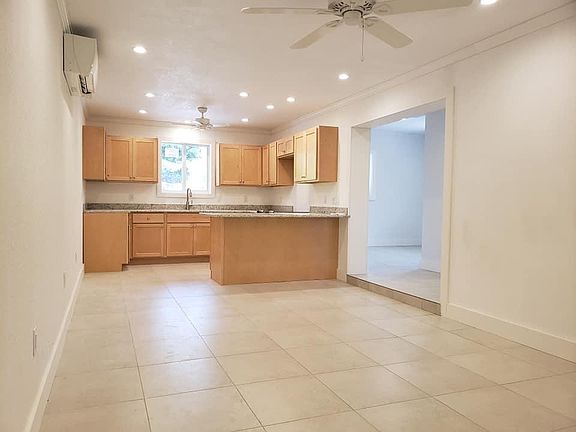 4th image of 163 N Coconut Palm Blvd
