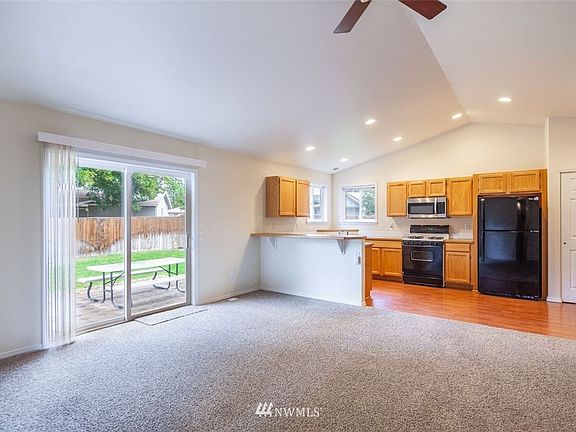 Vaulted ceiling great room