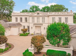 1407 Midwest Club Pkwy, Oak Brook, IL 60523