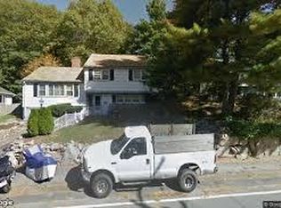 140 Vincent Rd, Dedham, MA 02026