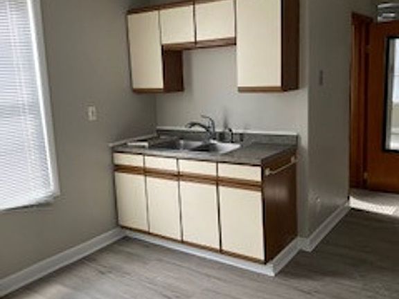 5th image of 1302 N 23rd Ave #1R