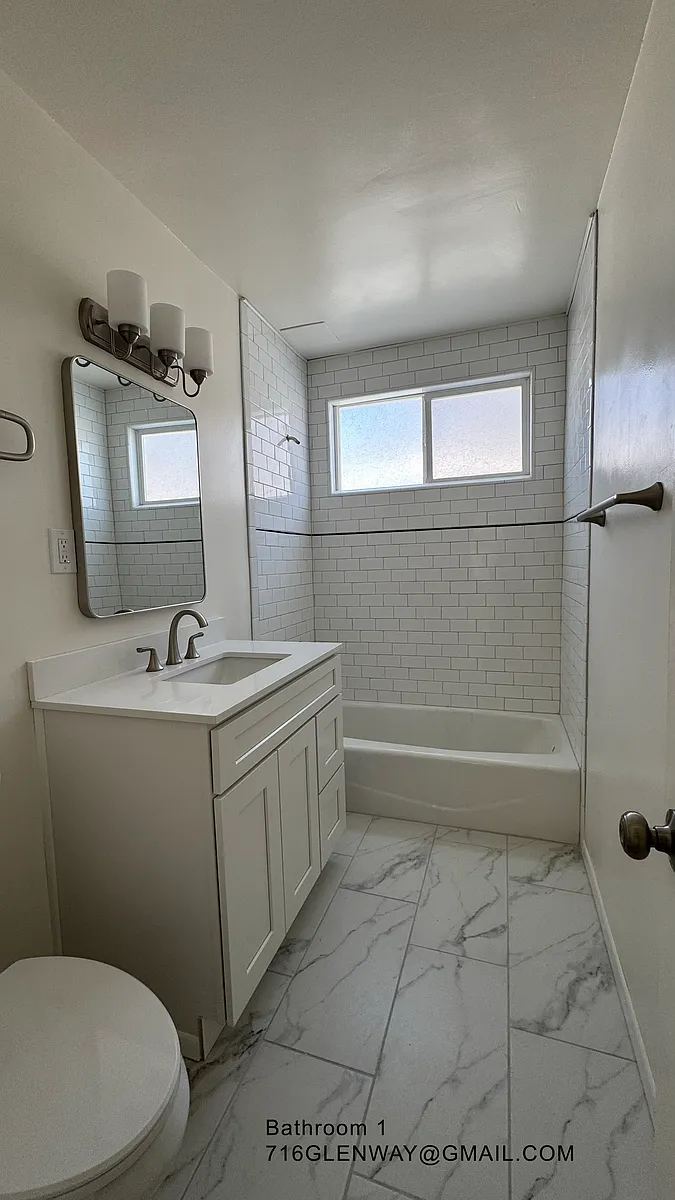 Building Photo - 716 Glenway Dr #1