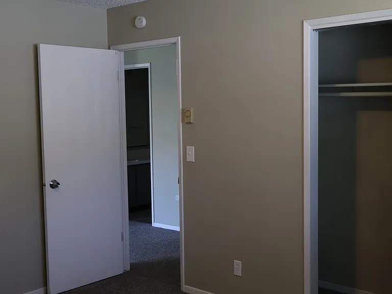 2828 N Julia St — Photo 30