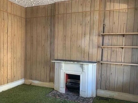 4th image of 3829 Llewellyn Ave