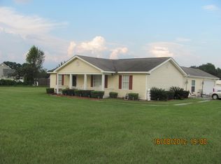 27 Ridgewood Dr, Ray City, GA 31645