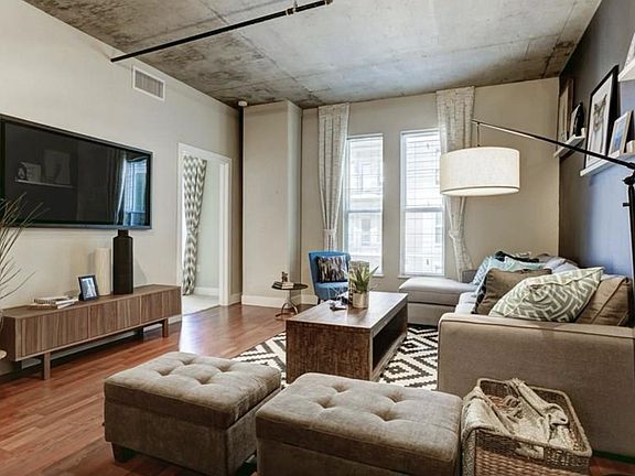 5th image of 2245 N Clarkson St #1127