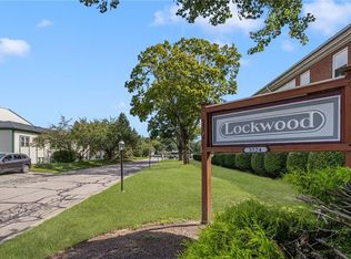 3524 W Shore Rd APT 610, Warwick, RI 02886